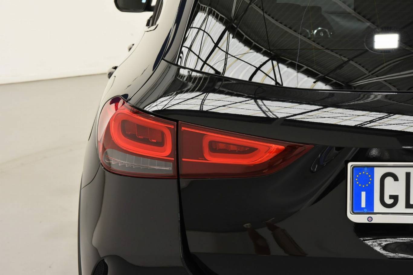 MERCEDES-BENZ GLA 200 8