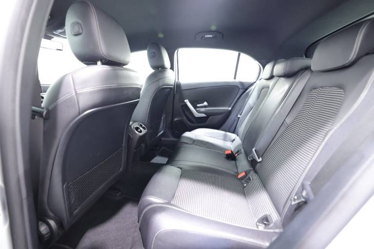 MERCEDES-BENZ A 180 40
