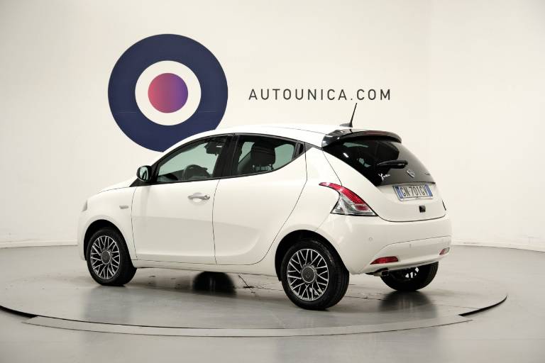 LANCIA Ypsilon 17
