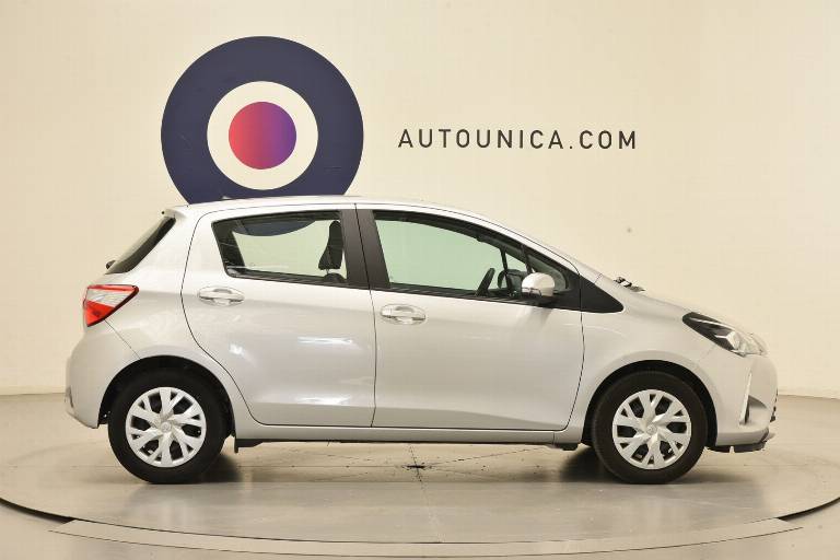 TOYOTA Yaris 16