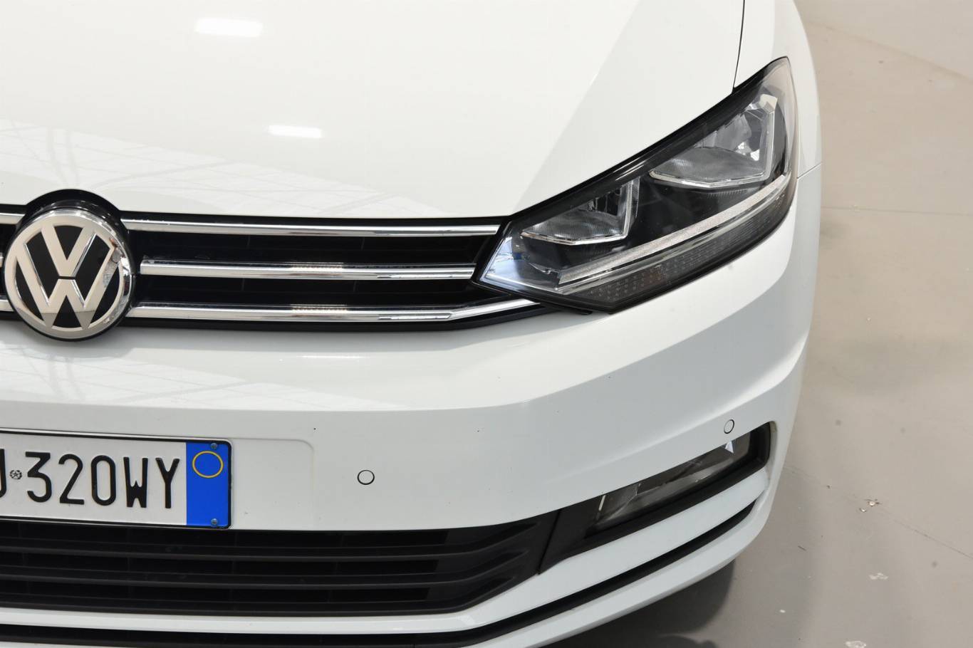 VOLKSWAGEN Touran 15