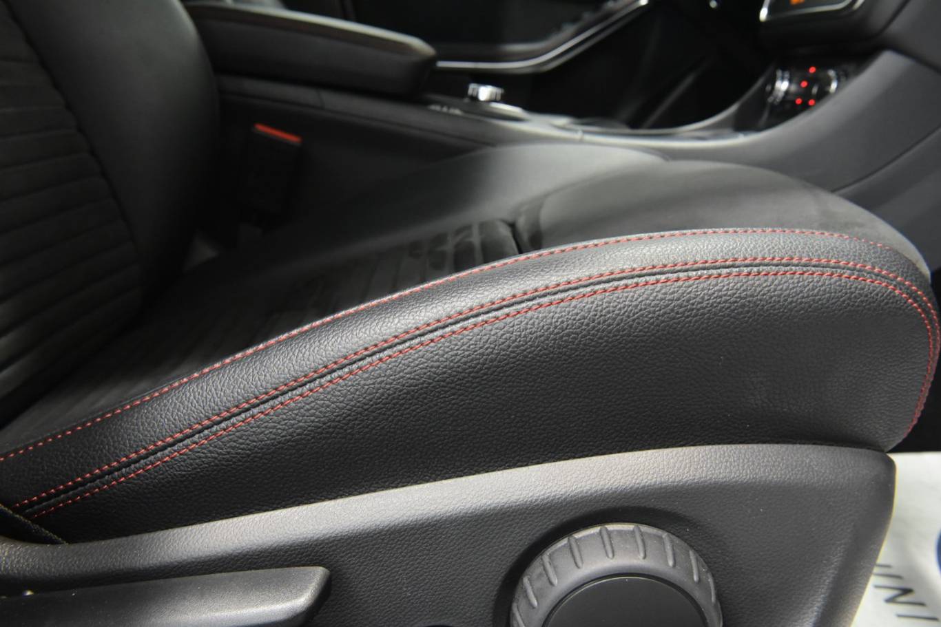 MERCEDES-BENZ CLA 200 53