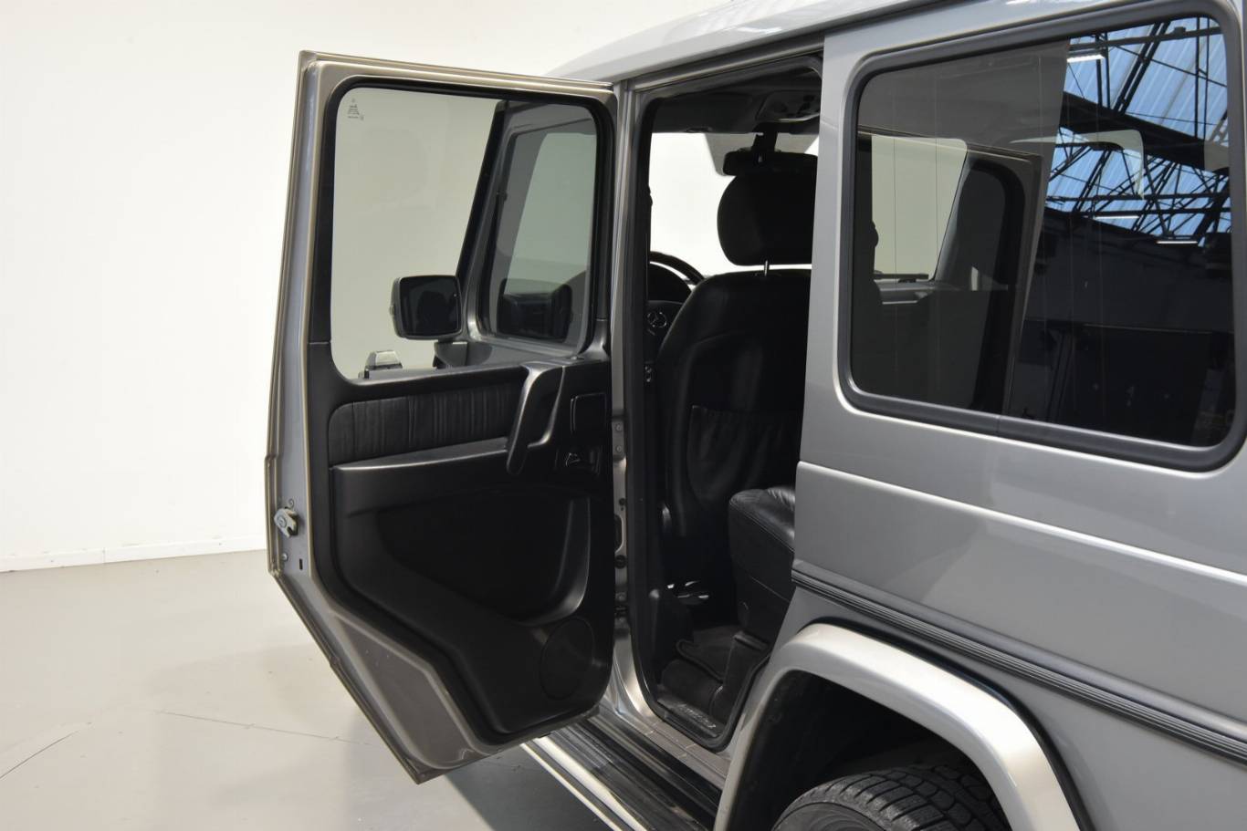 MERCEDES-BENZ G 400 46