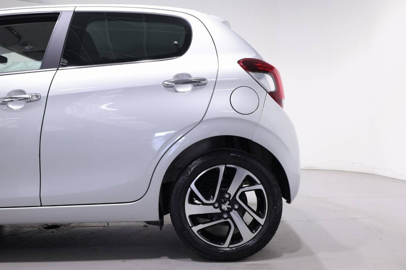 PEUGEOT 108 33