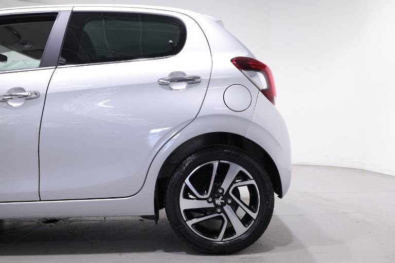PEUGEOT 108 33