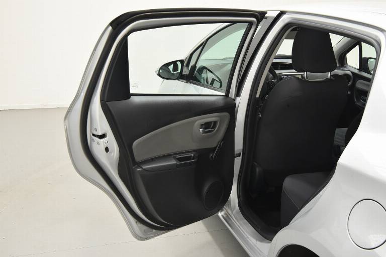 TOYOTA Yaris 26
