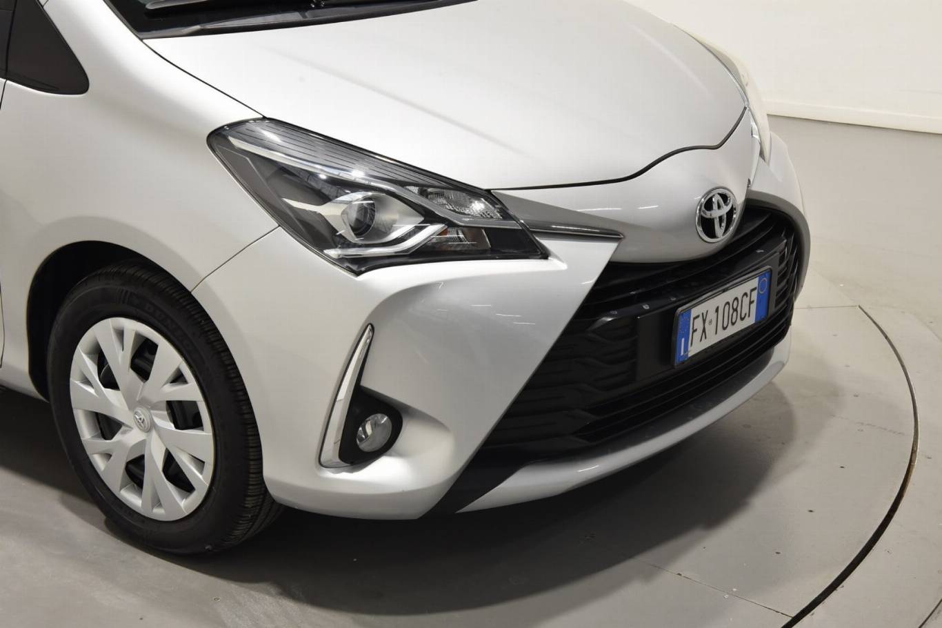 TOYOTA Yaris 38