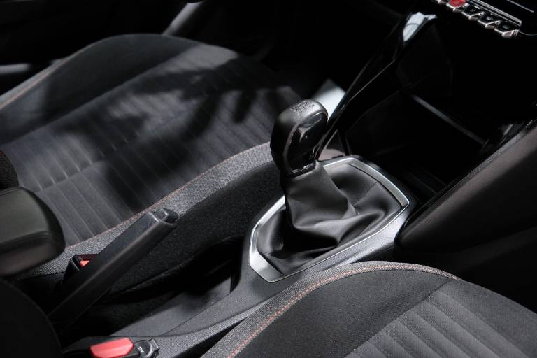 PEUGEOT 208 54