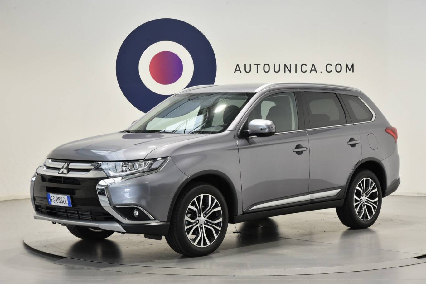 MITSUBISHI Outlander 1