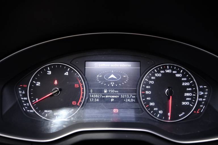 AUDI Q5 8