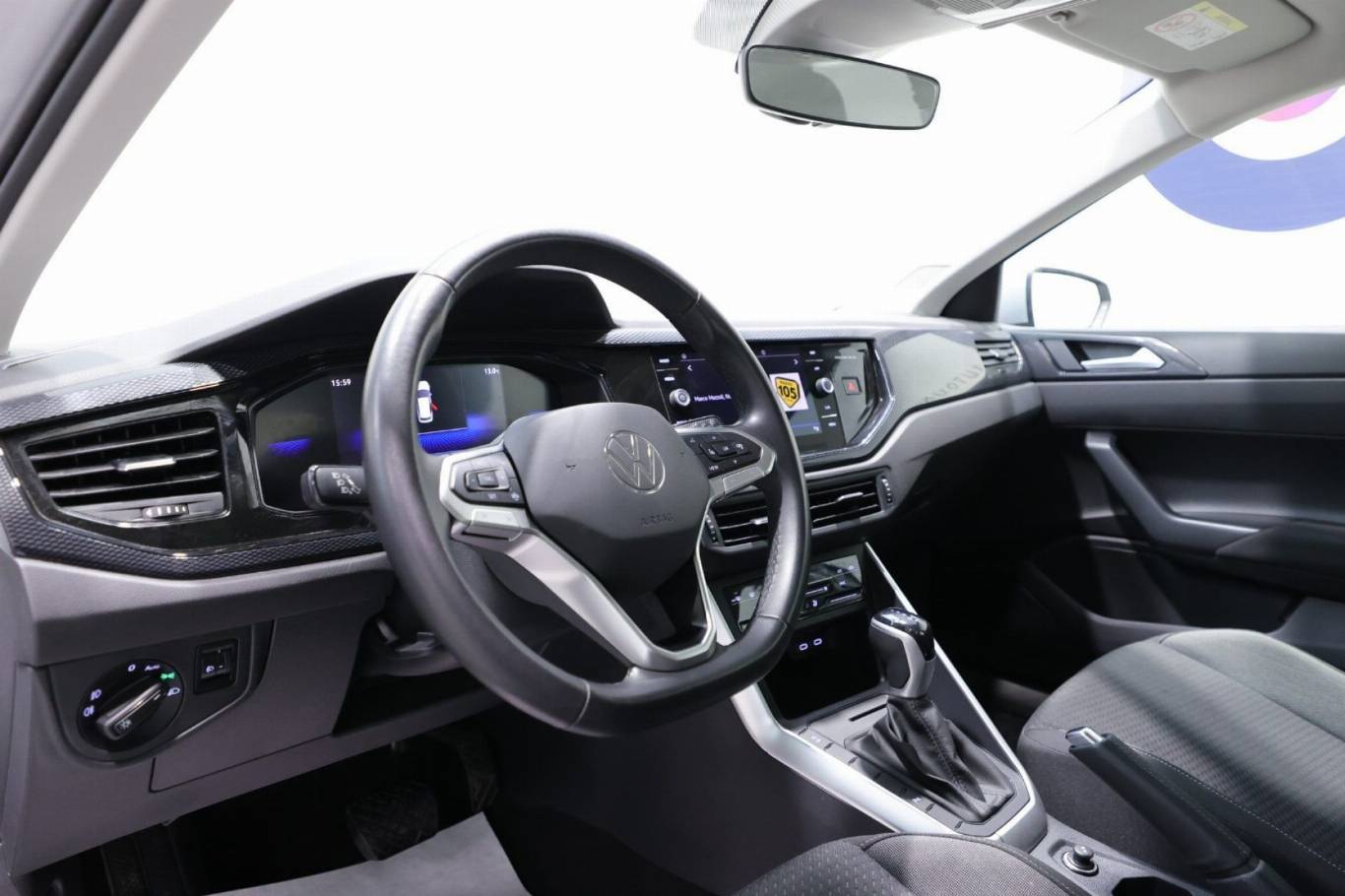 VOLKSWAGEN Polo 5