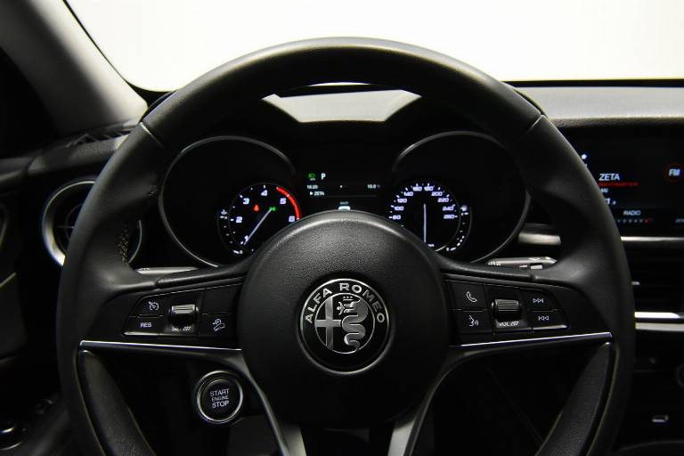 ALFA ROMEO Stelvio 9