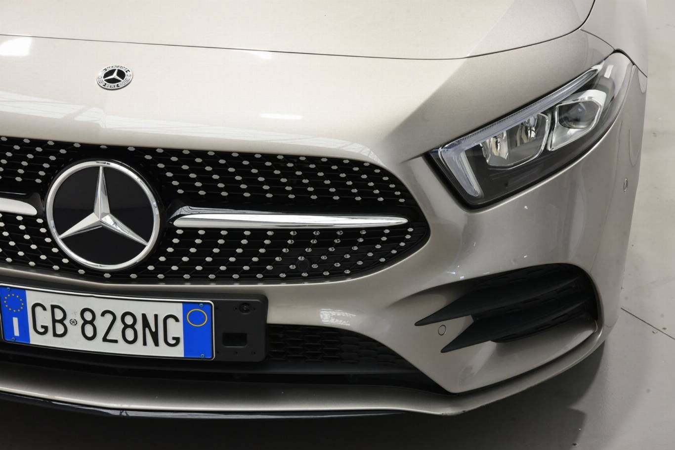 MERCEDES-BENZ A 250 33