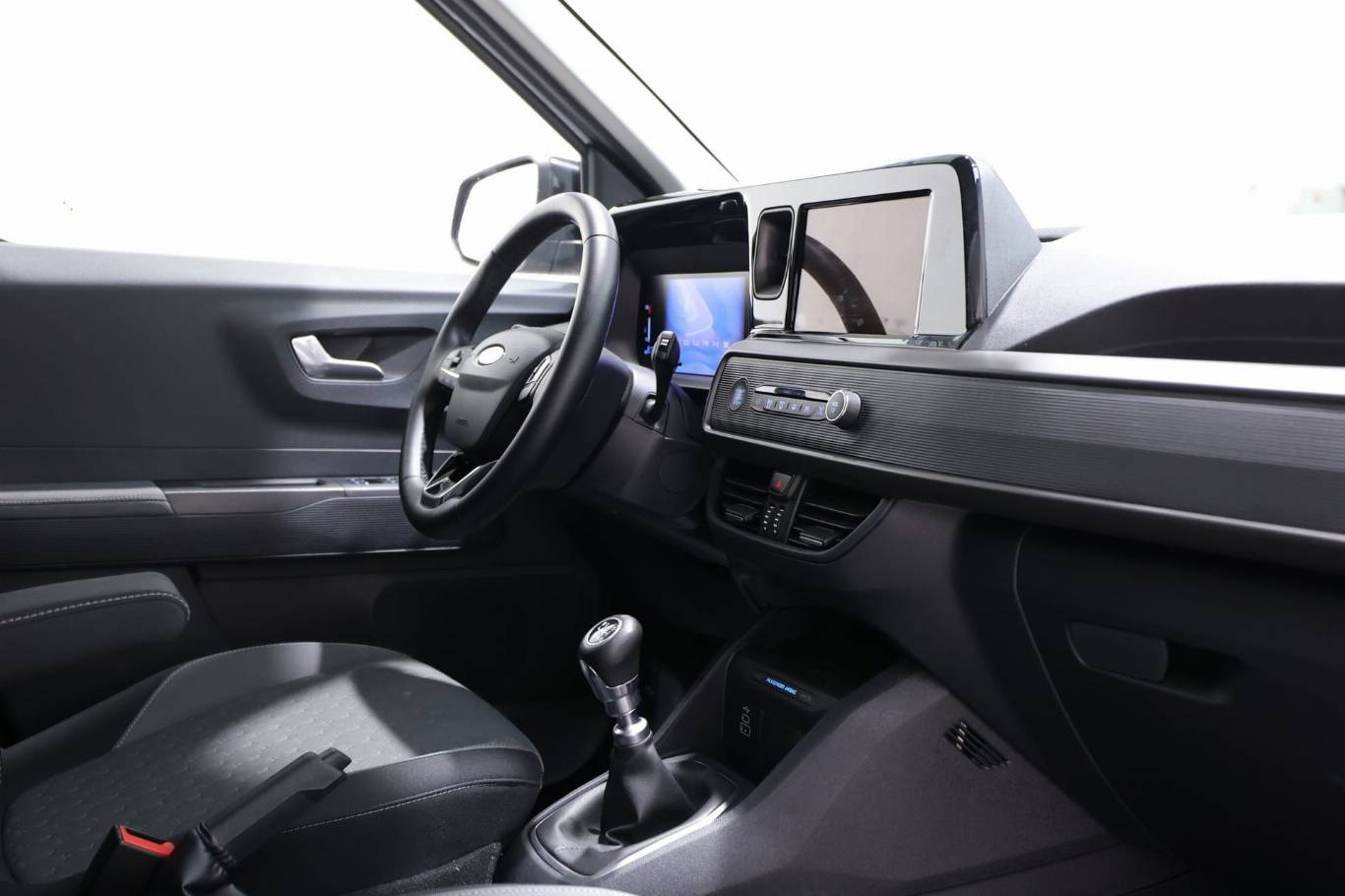 FORD Tourneo Courier 42