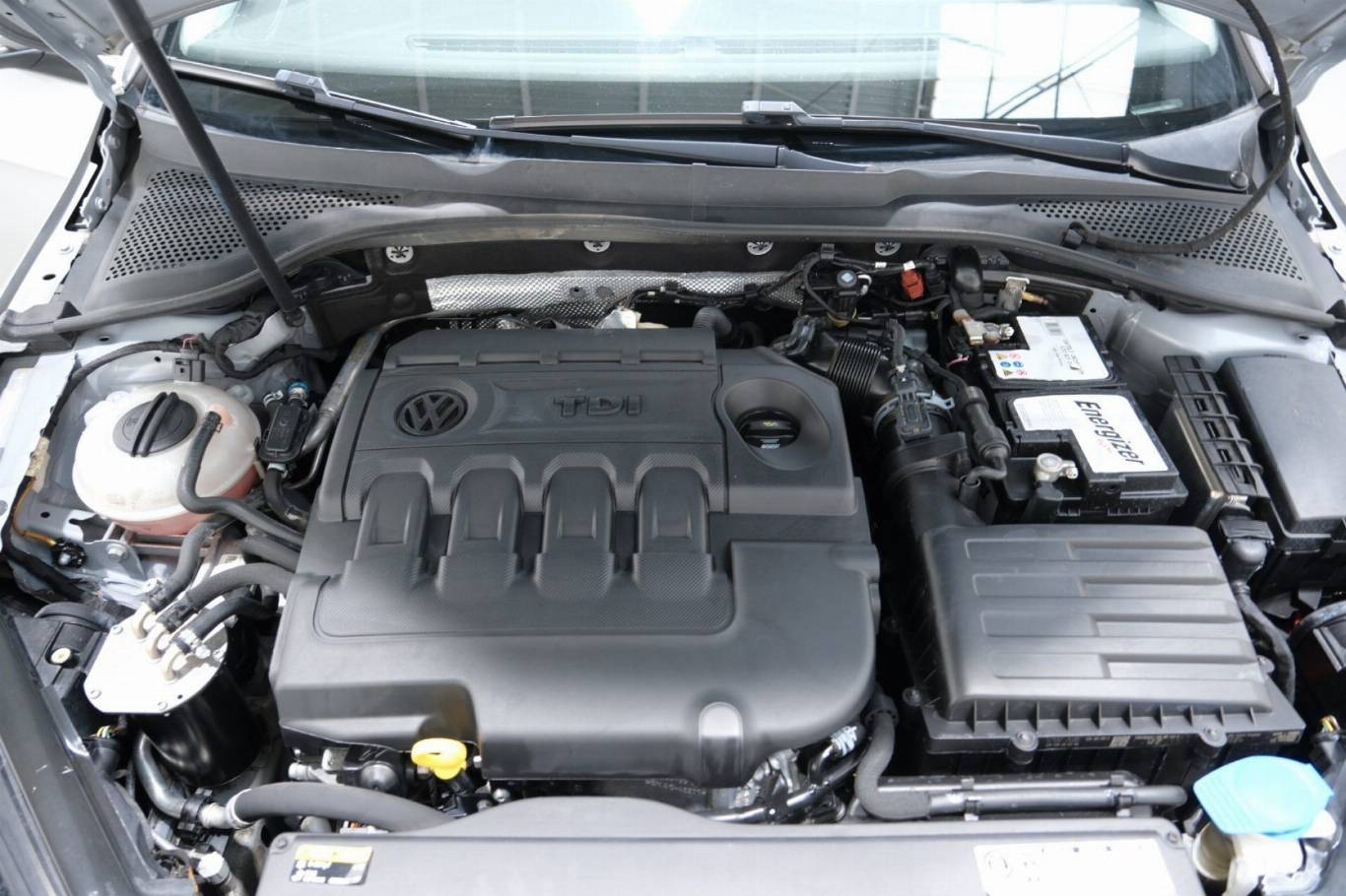 VOLKSWAGEN Golf 57