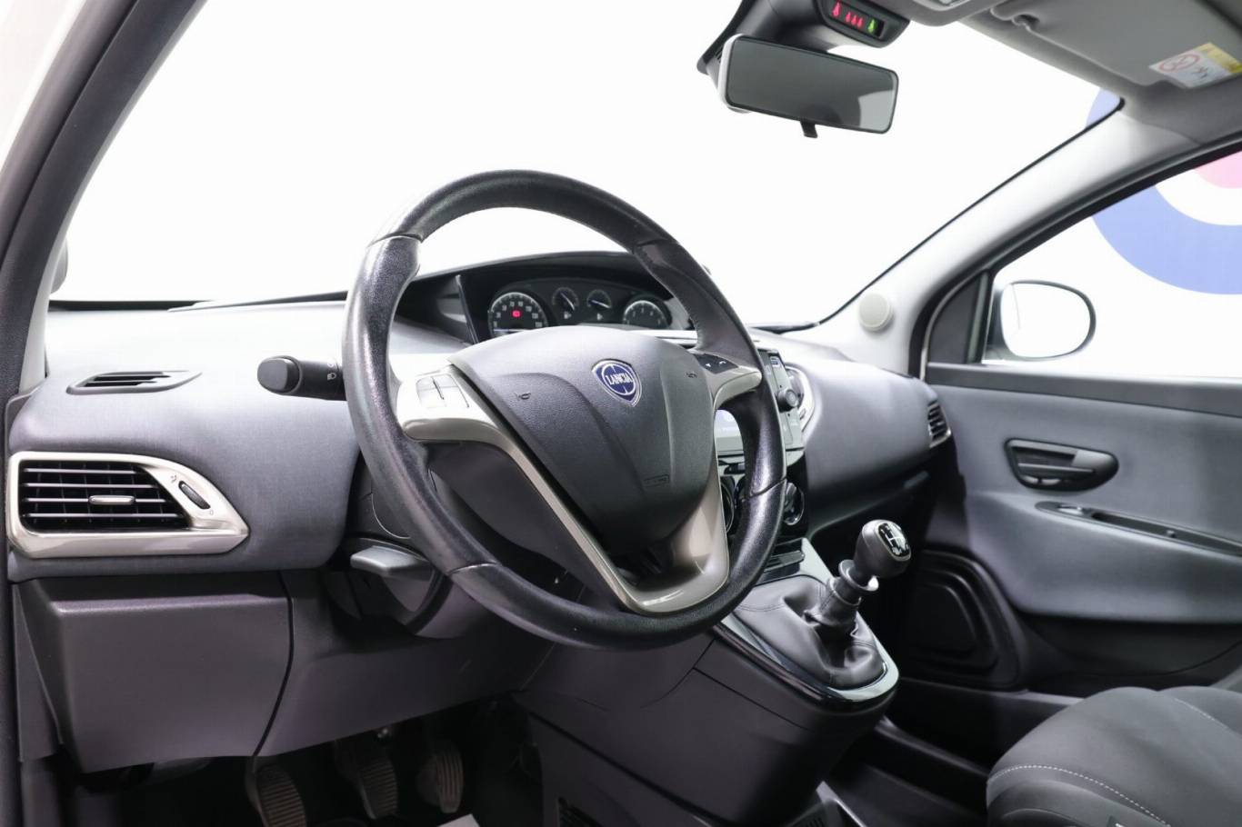 LANCIA Ypsilon 5