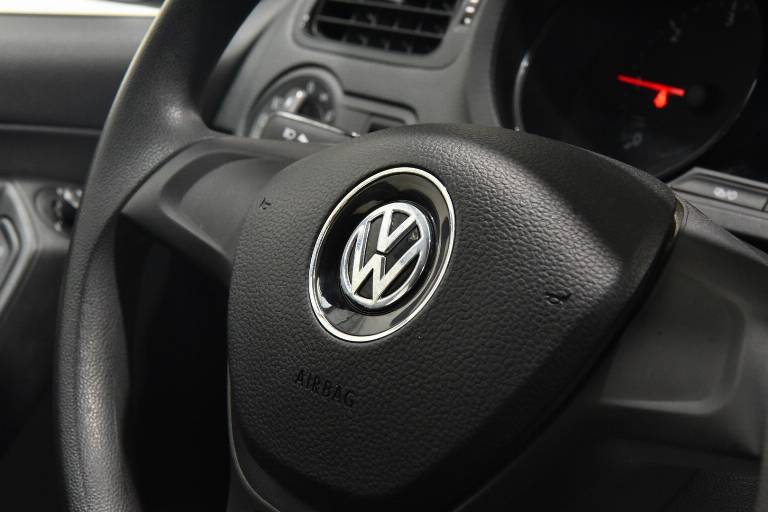 VOLKSWAGEN Polo 8
