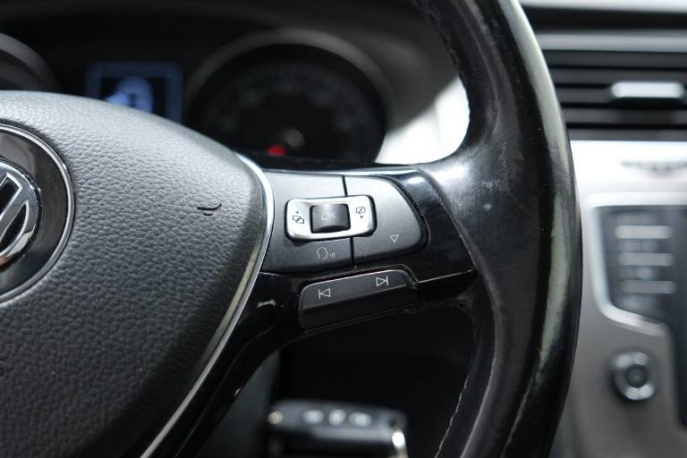 VOLKSWAGEN Golf 22
