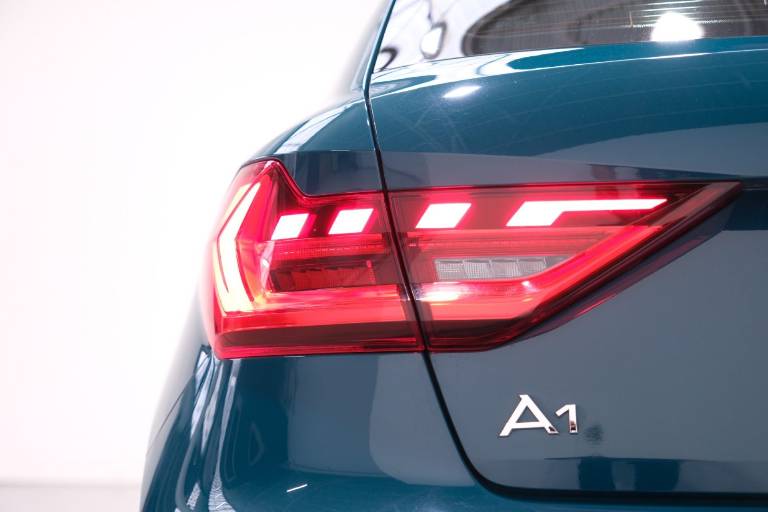 AUDI A1 46