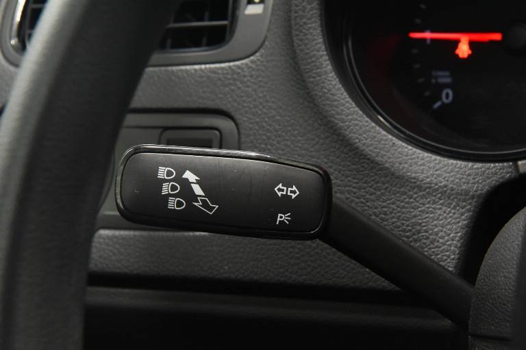 VOLKSWAGEN Polo 26