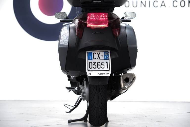 HONDA Deauville 700 26