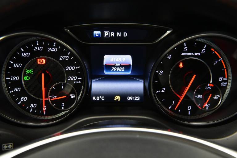 MERCEDES-BENZ A 45 AMG 25