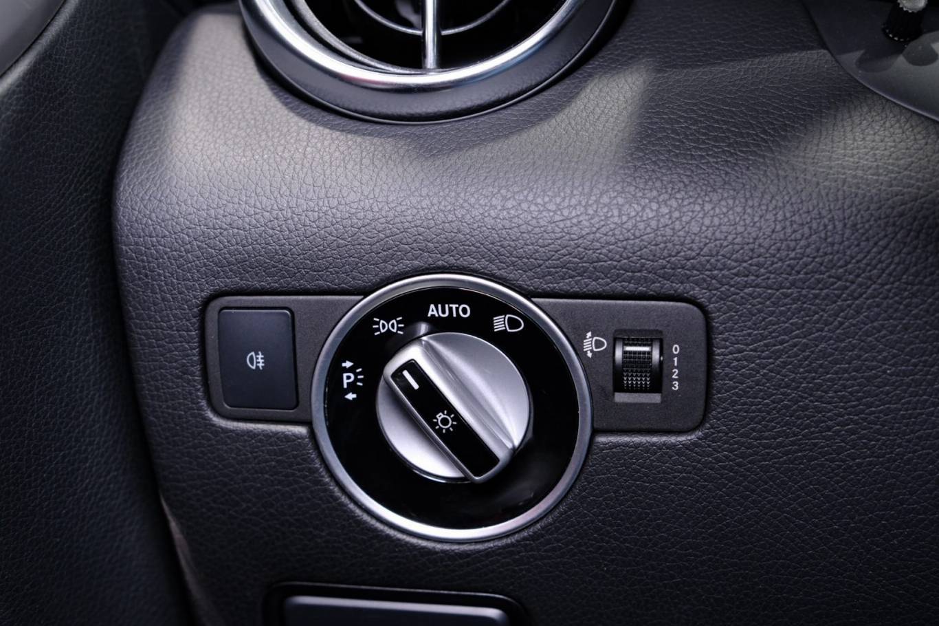 MERCEDES-BENZ SLK 200 26