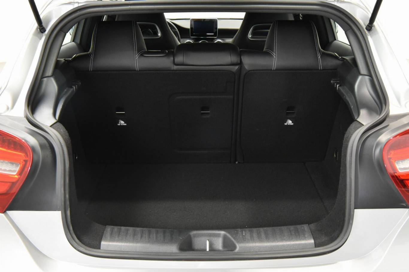 MERCEDES-BENZ A 180 12