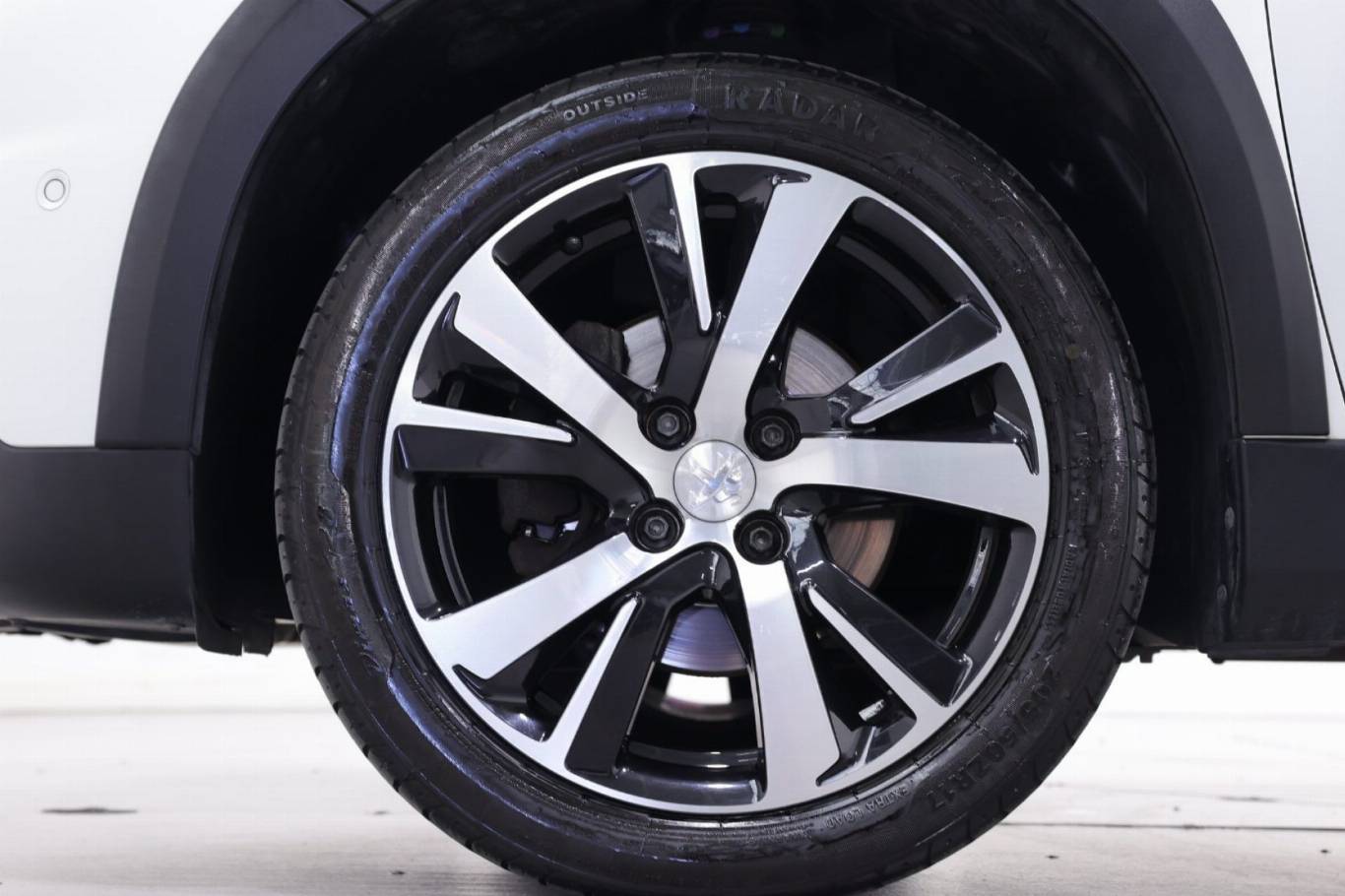 PEUGEOT 2008 13