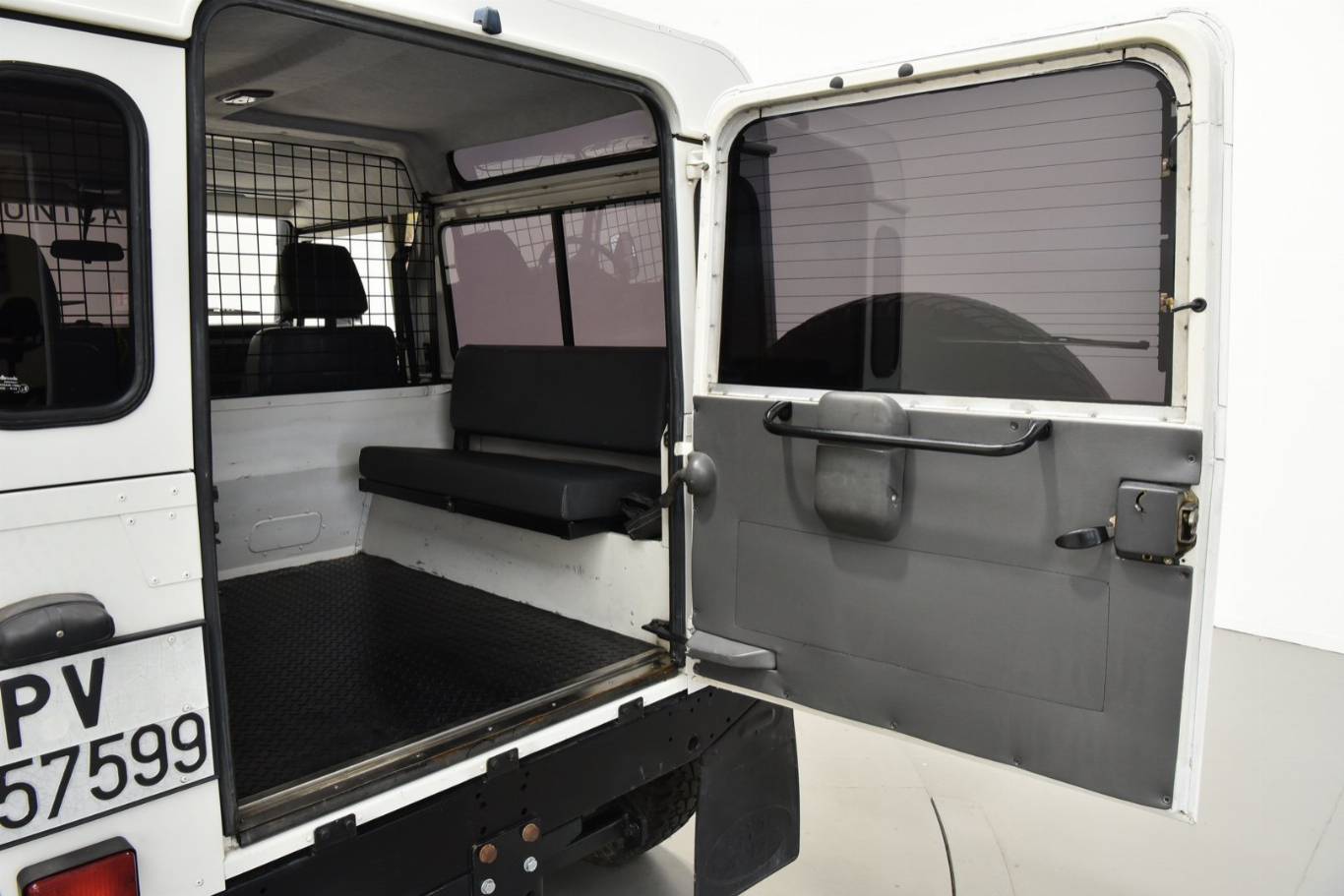 LAND ROVER Defender 43