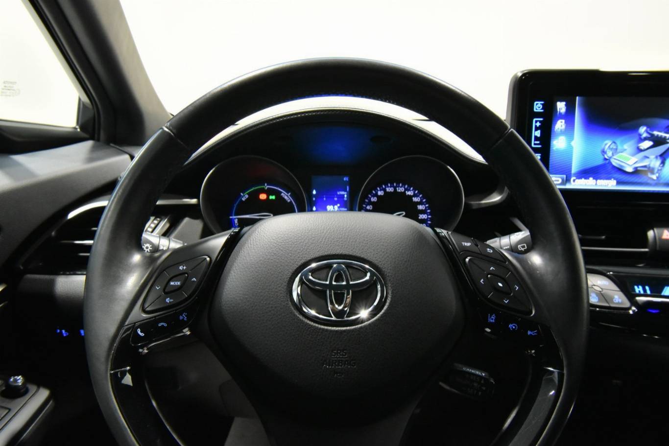 TOYOTA C-HR 39