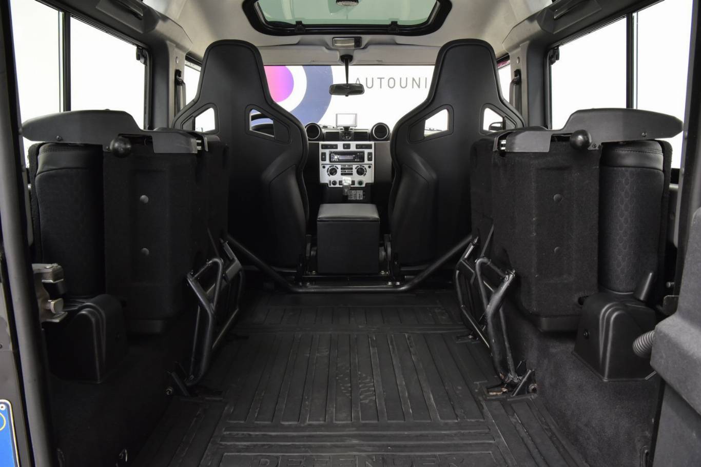 LAND ROVER Defender 63