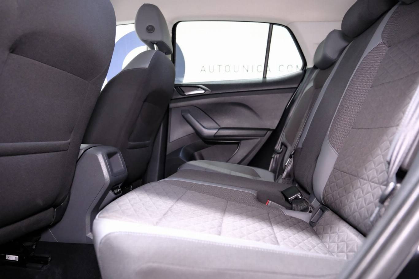 VOLKSWAGEN T-Cross 39