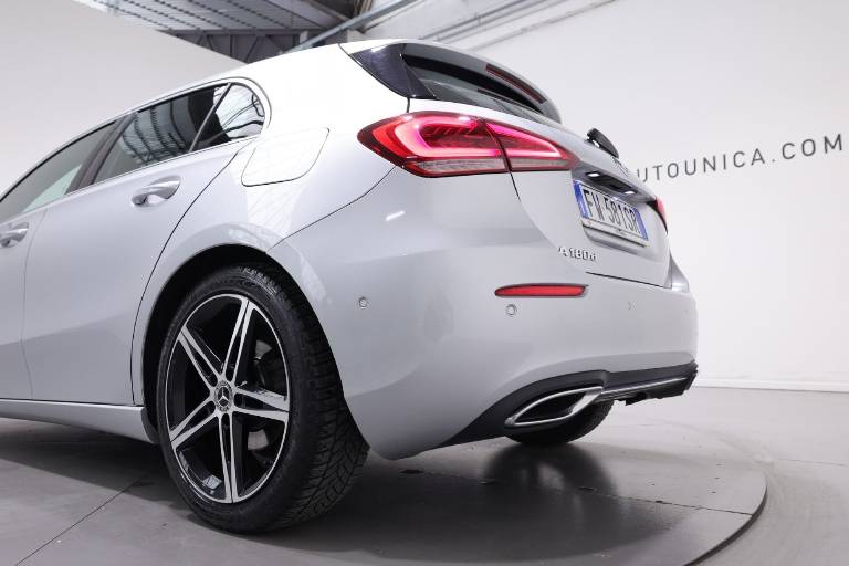 MERCEDES-BENZ A 180 46