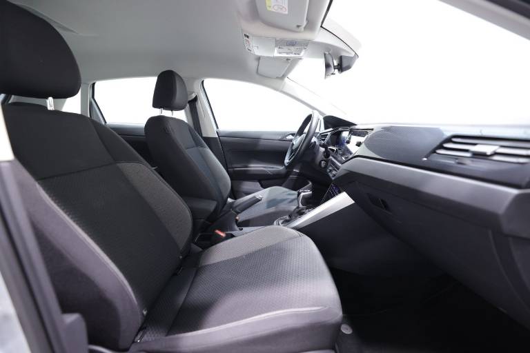 VOLKSWAGEN Polo 47