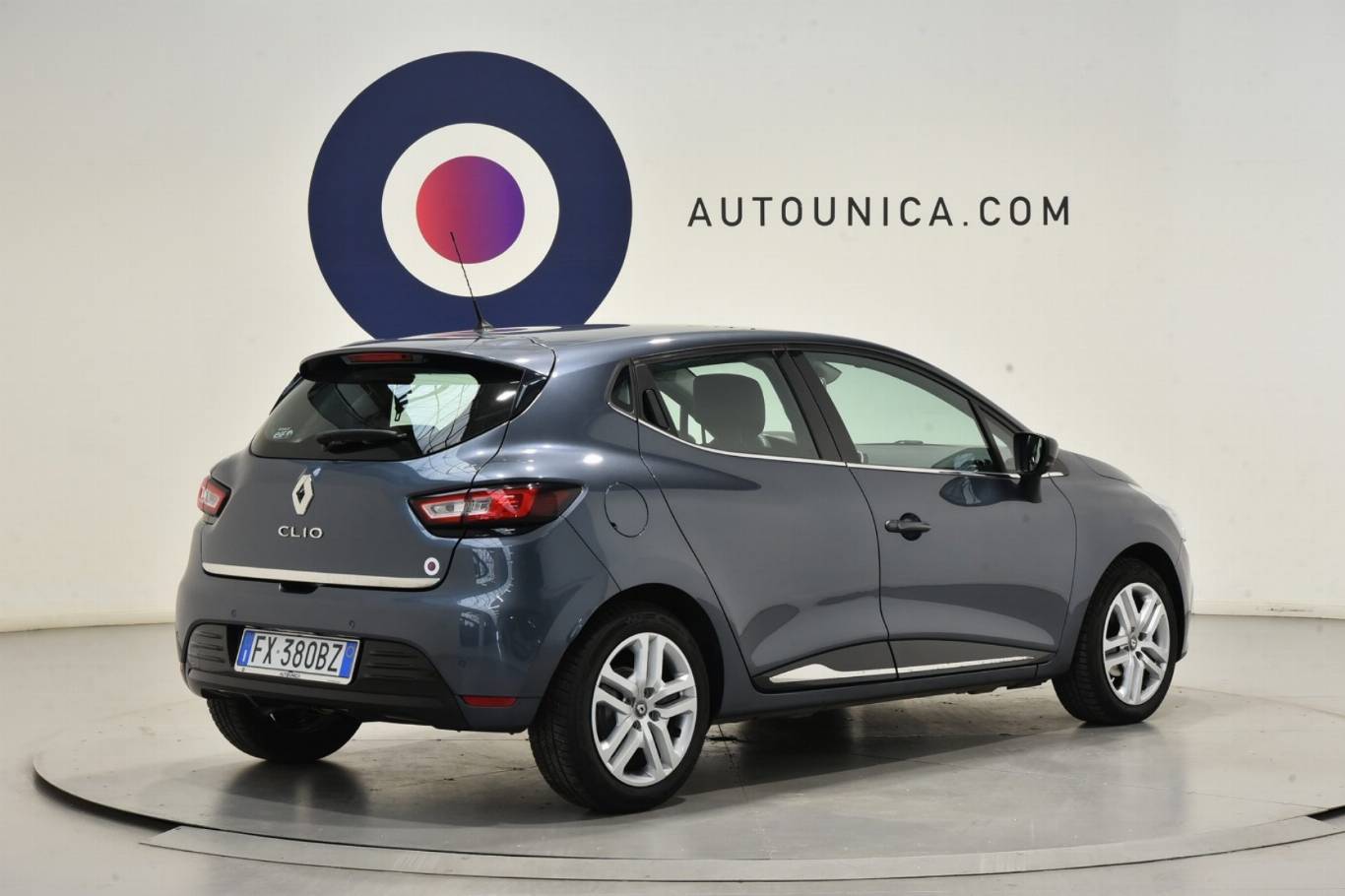 RENAULT Clio 30