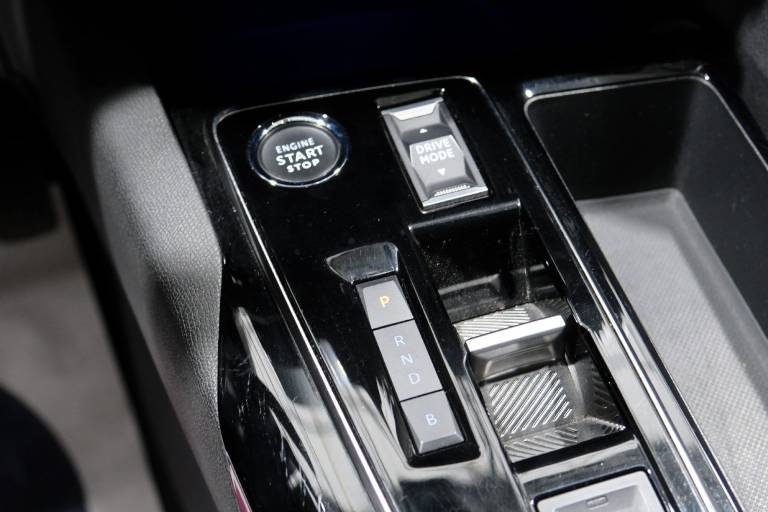 PEUGEOT 3008 30