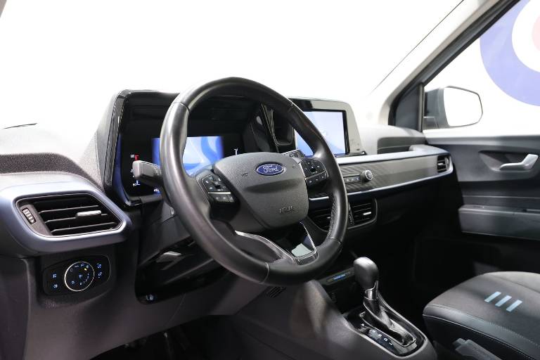 FORD Tourneo Courier 5