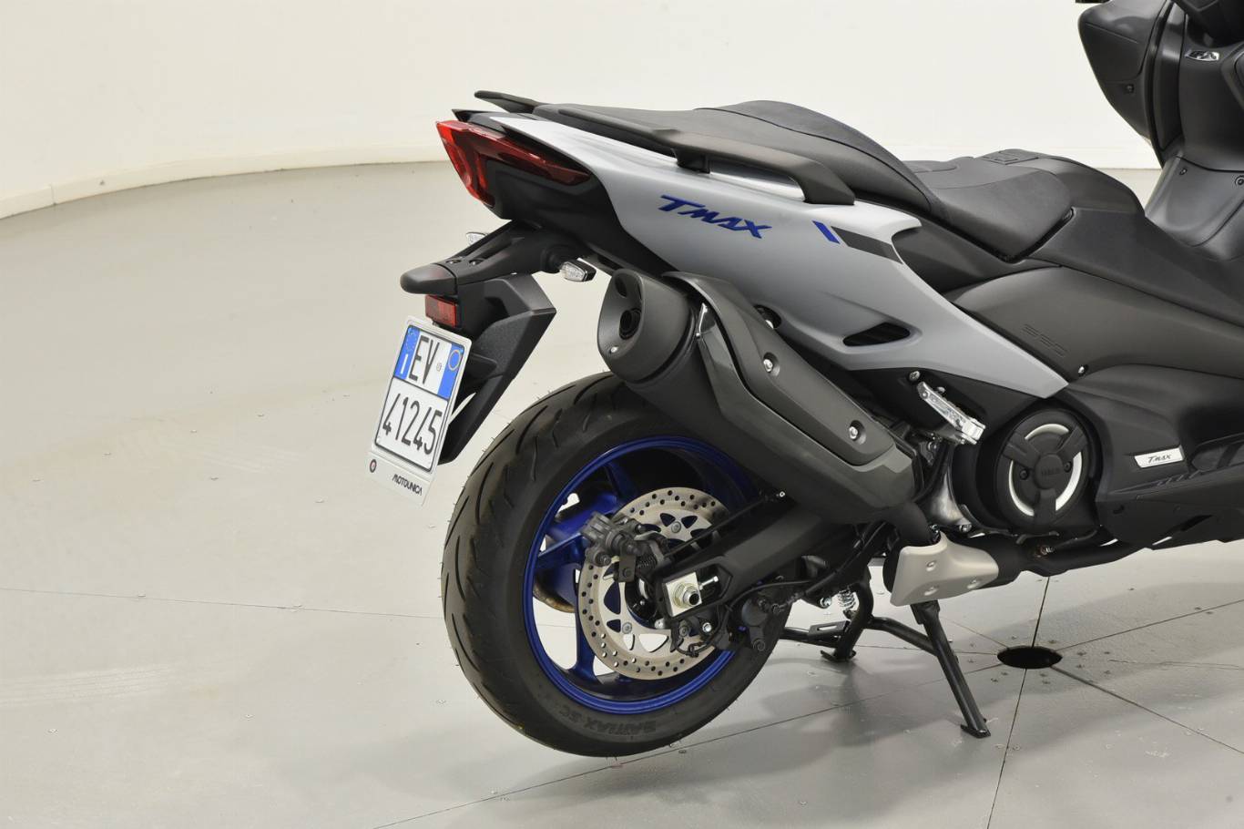 YAMAHA T-Max 560 15