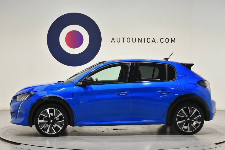 PEUGEOT 208 32