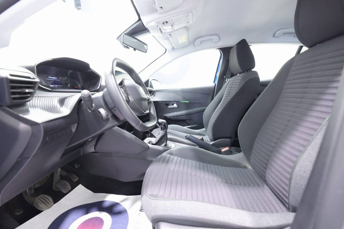 PEUGEOT 208 19