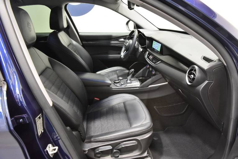 ALFA ROMEO Stelvio 27