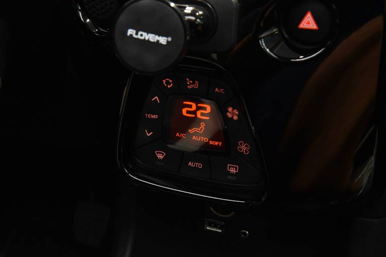 PEUGEOT 108 33