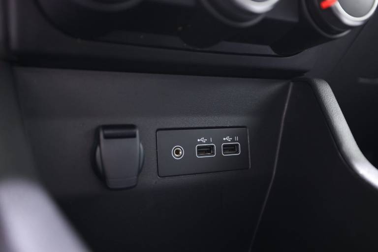 RENAULT Clio 28