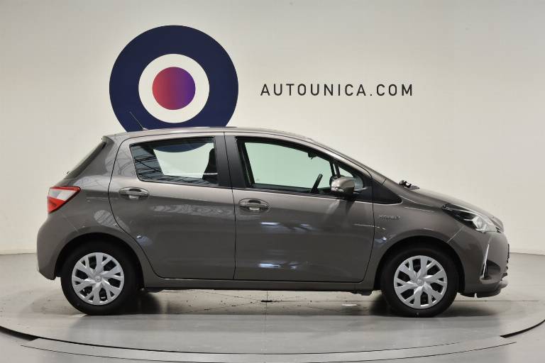 TOYOTA Yaris 31