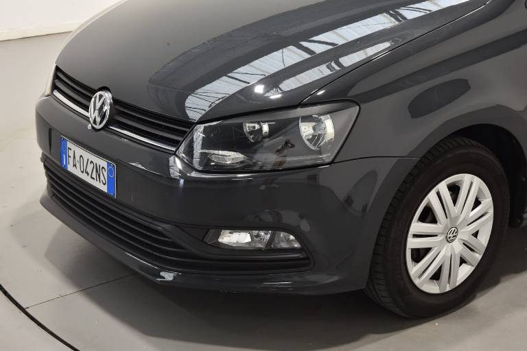 VOLKSWAGEN Polo 33