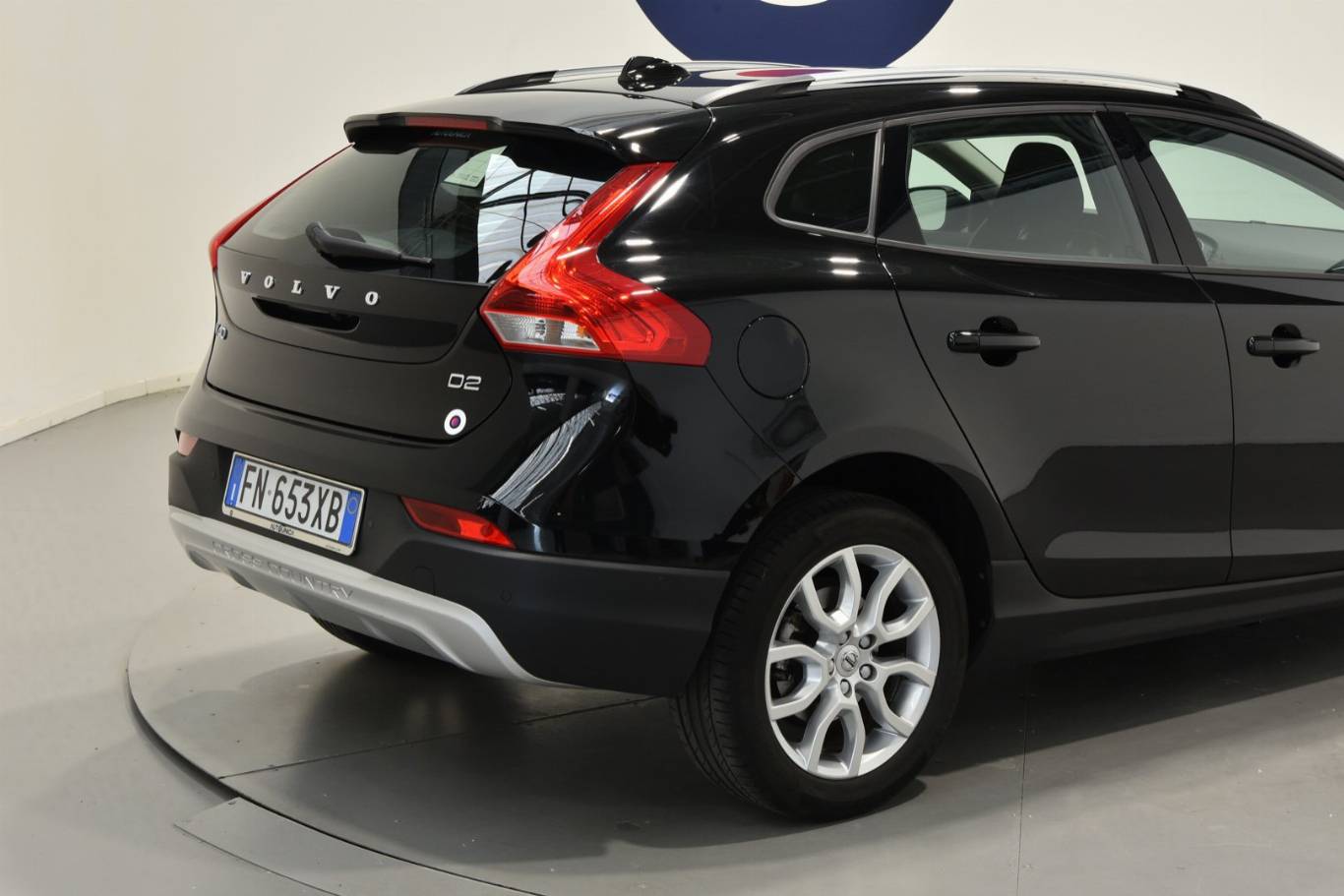 VOLVO V40 Cross Country 18