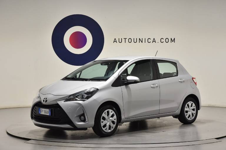 TOYOTA Yaris 1