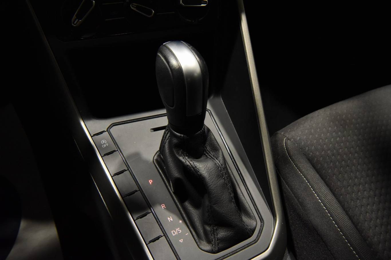 VOLKSWAGEN Polo 25