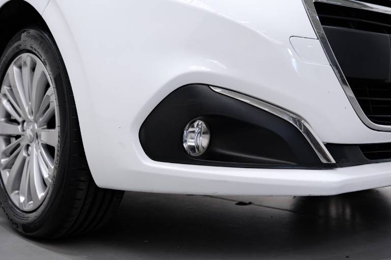 PEUGEOT 208 46